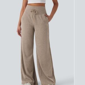 HALARA Wide Leg Pants in Beige